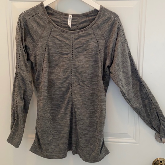 Athleta Tops - Athleta long sleeve top